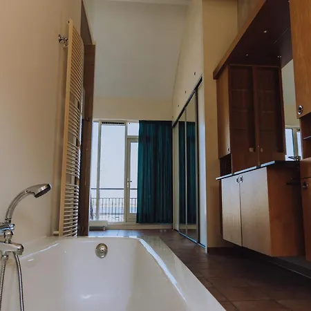 Apartment Beautiful Penthouse With A View Over The Lake, Cleaning Included *