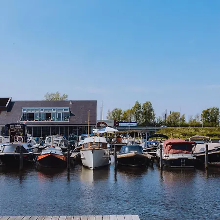 Penthouse With Views, Cleaning Included Uitgeest