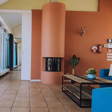 Beautiful Penthouse With A View Over The Lake, Cleaning Included Uitgeest