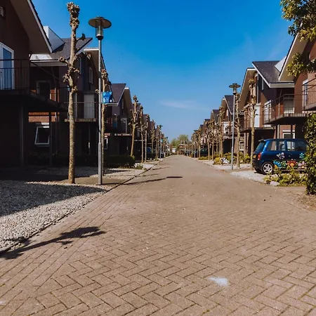 Penthouse With Views, Cleaning Included Uitgeest